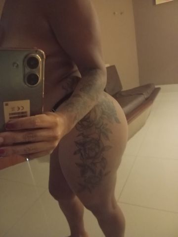 Baixinha gostosa  347272