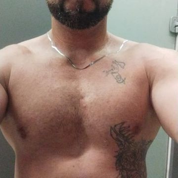 Sou novo na área, mas quero te fazer sentir prazer esse é meu negócio,me chame e vamos gozar.