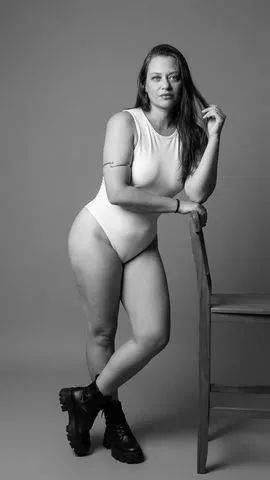 Olá Amor. Sou a Manu, uma loira fogosa, de olhos verdes, corpo bem cuidado, e estou louca pra conhecer você.
Sou uma mulher bem educada, cheirosa, e vou levar vc a loucura de tanto prazer.
Realizo oral bem molhadinho, não tenho restrição quanto a posições e gosto de dar e sentir prazer. Sou delicada, mais também posso assumir uma postura mais dominadora e ser sua dona, de acordo com a preferência de cada cliente.
Estou atendendo em São Bernardo do Campo, para maiores informações e agendar seu horário entre em contato no telefone 11 950155395.
Estou aguardando sua mensagem. Um super 😘