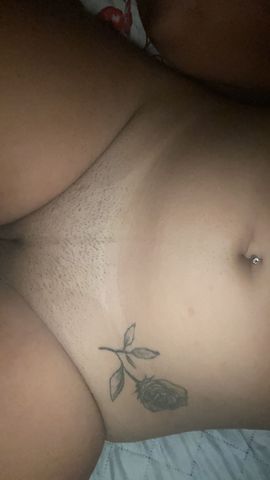 Conteúdo de Duas morenas novinhas , vem se gozar gostoso 🔥🔥