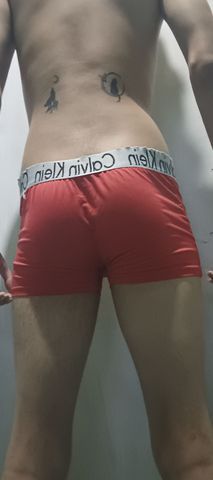 Oi, precisa de prazer e se divertir é só me chama.
1 hora: 25 Reais
Dia inteiro: 50 Reais
Noite inteira: 100 Reais