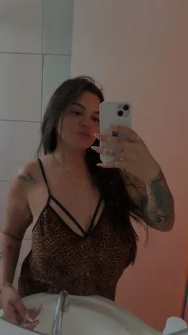 Olá , tudo bem ? Ao me chamar peço que leia a descrição do site ! 
 na cama sou tranquila e sem frescura faço oral e vaginal não faço anal então ao me chamar peço que sejam decididos . Uber de ida e volta por conta do cliente 
