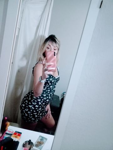 Gaby Santana LOIRA e safadinha sem mimimi, pronta pra realizar fantasias e desejos mais quentes. Atendo todos os dia 24hrs zap 11948939586 280220