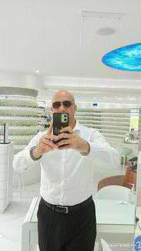 Sou acompanhante de mulheres,chama lá para mais detalhes.carinhoso , educado, tranquilo.adoro chupar buceta.me apresenta tua mulher quero comer ela bem gostoso 😋 
