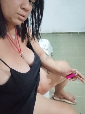 Sou morena clara 1 70alt gordinha 100kls. Para homens que gosta de gordinha. Me chama no zap;)