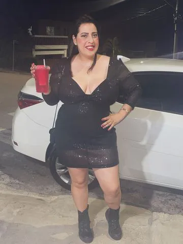 Vamos nós conhecer e marca um rolê prazeroso e divertido , sou bem legal .