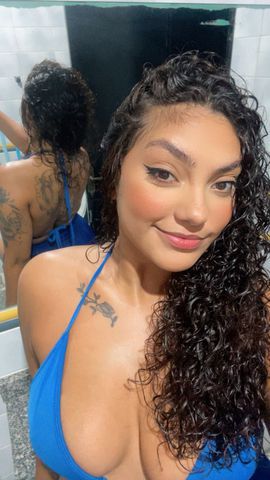 Oi, meus lindos, vocês estão bem? 
Eu sou a Moana, acompanhante morena de parar o trânsito,
linda e toda gostosinha só para te satisfazer.
Tenho um jeito sedutor de ser, simpática e educada.
Tudo que você pode querer em uma mulher, mas o melhor de tudo é que sou super safada na cama.
Amo as coisas boas da vida e sexo bem gosto é uma das melhores,
não concorda? Por isso, se quiser dar aquela fugidinha do dia a dia para me conhecer,
garanto que não vai se arrepender. Eu atendo homens e mulheres e só peço respeito e higiene,
assim vamos poder nos divertir muito. Atendo com horário marcado.
Por favor, entre em contato com antecedência de no mínimo,
meia hora para podemos combinar e agendar nosso encontro.
Uma pequena burocracia para muito prazer.
Aceito cartões e pix. Espero por você.
Beijinhos.