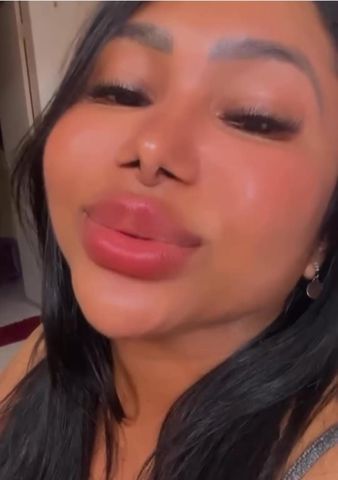 😋🔞 Morena safadinha 🔞😋
😋😈😚😘Olá meu amor me chamo Gabi, sou a novinha que você tanto esperava, bonita de rosto, gostosa, de seios fartos e bumbum arrebitado. Na cama sou quente, muito quente, capaz de derreter o iceberg que afundou o Titanic rsrs. Totalmente sem frescuras vou fazer todas tuas vontades para que sempre volte para mim. Já viu minha bundinha? ela é durinha como você gosta e me buraquinho é bem apertadinho, assim que vai com calma para não me machucar. Educada e de excelente conversa sou a melhor companhia para namorar e gozar. Vem logo me comer estou toda molhadinha esperando por você, traga todo seu tesão porque adoro foder, especialmente no anal. Tenho local pelo que não vai precisar gastar em motel ou correr o risco que alguém o veja entrando em um. Vem logo, a vida é hoje.😋😈😚🥰