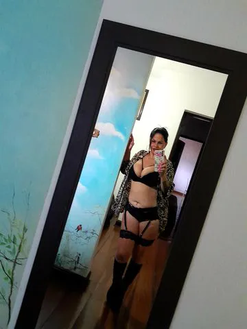 mulheres Piracicaba - SP morena 42 anos Olá amores, meu nome é Priscila Moraes tenho 42 anos, tenho 160 de altura,  70 kg , Estou lactante ! trabalho com massagem relaxante e localizada! Ambas com finalização,  realizo alguns fetiches tbm , possuo local bairro Paulista!  Atendo sozinha das 7 as 21.
