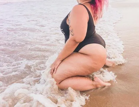 Não faço anal.
Atendo em motéis e agente negocia.
Só atendo com camisinha 