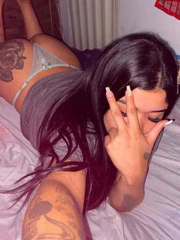 Oieee, então amores ! prazer me chamo vitoria tenho 23aninhos sou nova por aqui, sou mineira , sou uma garota muito simpática , educada e Dona de uma  ppk apertadinha e bem cremosa pra vocês , amo chupar gostoso bem molhadinho do jeitinho que vocês amam !
Venha se satisfazer comigo por um momento de prazer, estarei na cidade por poucos dias ,aguardo todos vocês  para gozar bem comigo trabalho com chamada de vídeo conteúdo adulto e programa venha conhecer meus atendimentos 🤤💖