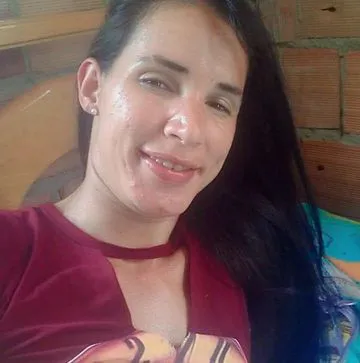 Olá me chamo carolayne 25anos safadinha fogosa magrinha adoro mama taradona bucetuda atendimento 24horas