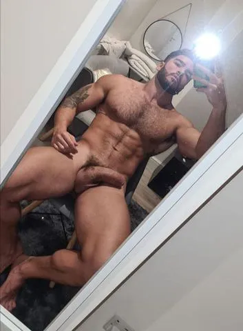 Me chamo Felipe 
Macho estilo hétero discreto, atendo normalmente homens, mulheres e mulheres e casais!sou bastante tranquilo e experiente com iniciantes ou tímidos!

Favor só peço já ter noção de data e  horário para melhor lhe atender!

27 anos , 180 de altura 83 kg sarado e muito safado na cama

Local discreto sem porteiro! Aqui em Brasília!

NO MAIS,TE AGUARDO!