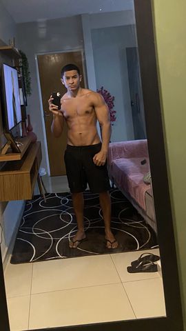 Versátil
1,69 de altura
Musculoso 
66kg