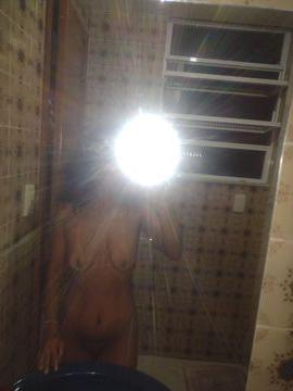 Olá meus amores, me chamo Bruna e tenho 23 anos, sou morena com uma pepeka pequena e deliciosa, com a boca carnuda que adora chupar pau e tomar leitinho, com um cuzinho apertadinho e guloso,  beijo na boca , saio para almoçar e passear , estilo namoradinha, venha gozar gostoso comigo delícias  .. Não Tenho Local , Não Tenho Local ! 