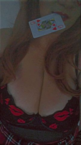 Gordinha, peituda, bunduda bem safada e carinhosa, alem do prazer vc se sente amado.