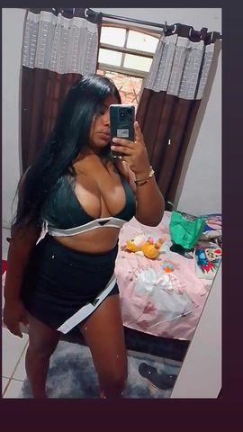 Oi amor sou a Ana tudo bem? Sou baiana estilo mulherão, fasso oral sem preservativo com finalização na boca,estilo namoradinha,anal em todas posições 
Vem sentir o tempero da baiana amor 😍
