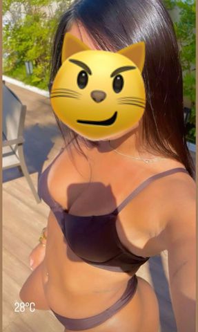 Atendimento somente , com hora marcada ! Dispenso curiosos. Obs : atendimento tranquilo e diferenciado. Bucetinha apertadinha , boquete gostoso , as melhores avaliações ! Atendo residencial,motéis e hotéis . Bucetinha que suga sua pica amor :) quer gozar gostoso e sair satisfeito? Me manda chama no zap ! Estou te aguardando pra te atender da melhor forma . 