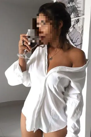 mulheres Planaltina - GO morena 32 anos Sou uma mulata quente,magra ,
toda natural, do jeitinho que você gosta... 
Tenho um oral babadinho e guloso até o final!
Vem se deliciar comigo!
