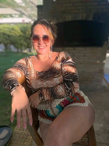 Casada educada estilo cavalona, trabalho presencial 