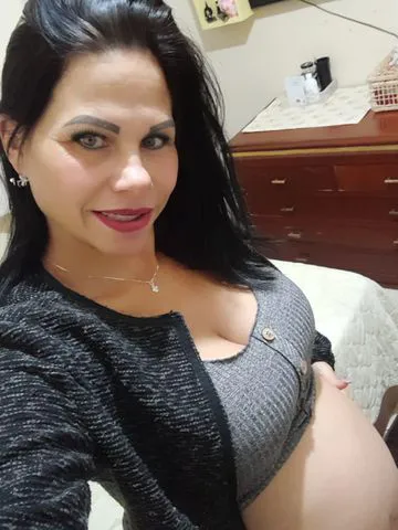 Muito prazer, eu me chamo priscila, sou uma escort lactante com 1,60 de altura e 65 kg bem distribuídos, além de belos pés tamanho 35 e estou grávida de 8 meses, tenho 42 anos.

Vem provar uma massagem relaxante com a finalização a seu critério, sendo que cada finalização é um valor. Minhas mãos macias de fada vão te conquistar, garanto que vai querer repetir depois de provar.

Tenho local próprio na cidade de Piracicaba no bairro Paulista, atendo sozinha, local discreto limpinho e higiênico. Marque o seu horário pelo whatsapp através do telefone 19996834344. Trabalho com chamada de vídeo, vídeos prontos e personalizados, consulte. 