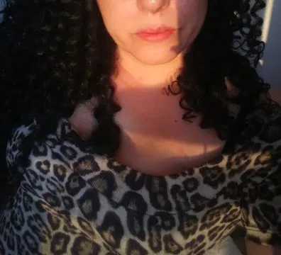 Bonita, gostosa e discreta. Atendo presencial. Vem gozar gostoso comigo no anal! 