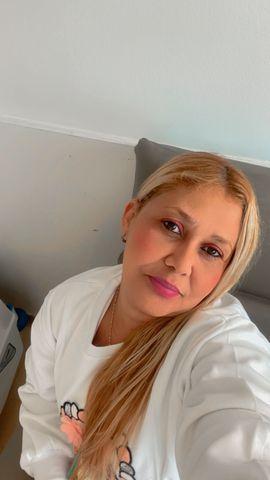 Não me chamem pedindo foto é muito menos mostrando foto do penis !!!! Acho isso ridículo!! Educação é tudo on