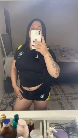 Oiii vidas faço presencial chamada também tenho conteúdos bem quentes faço verificação também só me chamar sou carinhosa…❤️❤️😘💕
