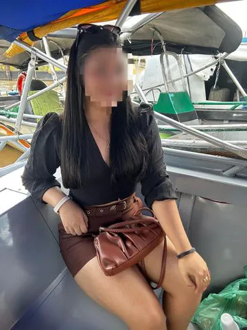 Com elegância descrição e sofisticação que  definem  minha presença  376885