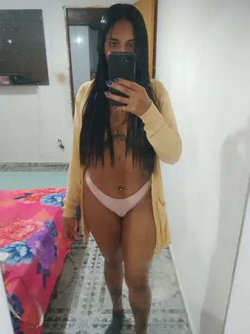 Pretinha  tatuada 371108