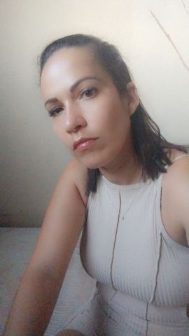 Morena,olhos castanhos,1,60