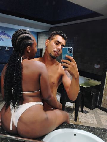 Olá tudo bem? Somos um casal liberal dispostos a satisfazer e dar muito prazer para você. Atendemos a domicílio ou Hotel. Consulta no WhatsApp