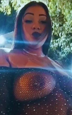 Morena com local discreto 376822