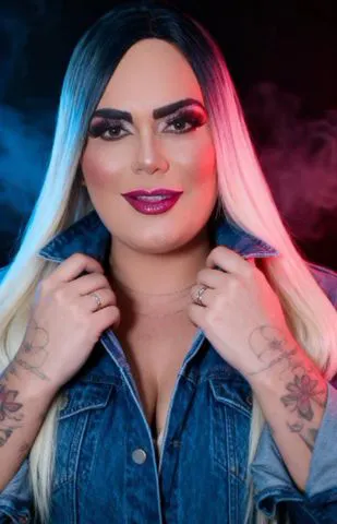 Olá amores recém chegada na cidade sou uma gordinha gostosa e bem safadinha com local tenho amigas casa de massagem laconga 
