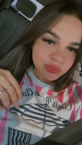 Olá , tudo bem ? Ao me chamar peço que leia a descrição do site ! 
 na cama sou tranquila e sem frescura faço oral e vaginal não faço anal então ao me chamar peço que sejam decididos . Uber de ida e volta por conta do cliente 
Não tenho local