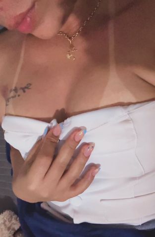 Sou uma morena que está louca pra te encher de prazer 😈😏 (vem fuder gostoso)