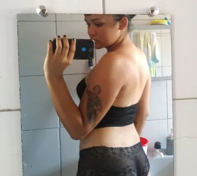 estilo namoradinha bem safada faço de tudo, beijo na boca ativa e passiva