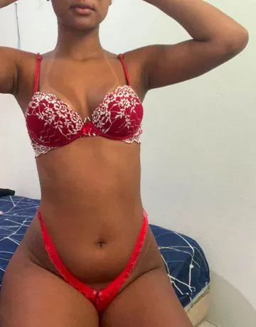 Sou a Anne, tenho 19 anos, uma garota morena linda de corpo e rosto. Muito bonita e gostosa mesmo! Carinhosa, simpática. Iniciante como acompanhante mas sou bem safadinha na cama. 
Gosto de dar e receber carinho e adoro ser chupada.
Corpo maravilhoso com belas curvas, seios naturais durinhos. Bumbum lindo durinho e empinado também. Belas pernas.
Tenho a pele macia e cheirosa. Uma bocetinha pequena apertadinha toda depilada pra você chupar muito.
Não faço sexo anal.
Vou ser a sua namoradinha de luxo e te dar muito prazer. Gosto de conversar, abraçar, beijar e vou te tratar muito bem pra você voltar outro dia.
Tenho local particular pra te receber e atendo com hora marcada.
Me chama no WhatsApp 012988093507 pra agendar um horário.