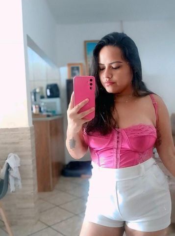 Amazonense recém chegada na cidade 
Baixinha fogosa 
Adoro dar e sentir prazer 
Então venha tenho certeza que não vai ser arrepender 