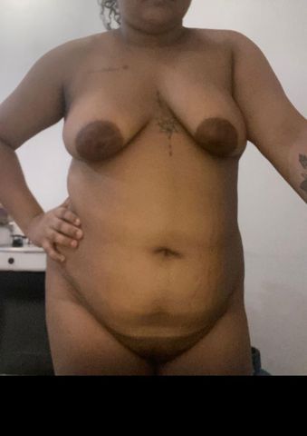 Oii amor me chamo aninha tenho 19 anos e sou uma gordinha que adora anal! amo dar meu cuzinho com força adoro ver ele sendo socado por um pauzão gostoso. estou aqui pra lhe atender e lhe satisfazer.
estilo namoradinha com beijos na boca e oque você quiser.
realizo fetiches!!!
100 a rapidinha cuida!