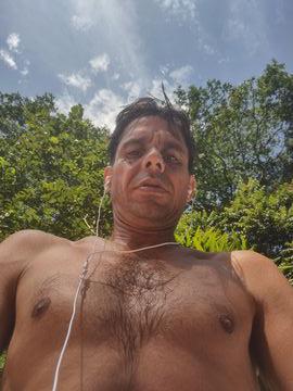 Gosto de propósito momentos de muito prazer, sou ativo e atendo casal 