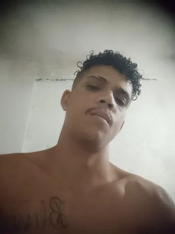 Magrinho alto 1,80 estou aqui para satisfazer seus desejos, realismo fetiche se gostou chama no zap