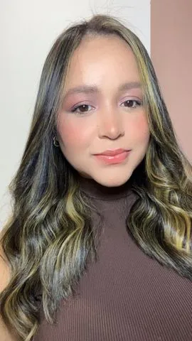 💋 Sou uma mulher de 26 anos, charmosa, vaidosa e cheia de personalidade. Adoro cuidar de cada detalhe para proporcionar momentos agradáveis, com muita atenção, carinho e uma boa conversa. ✨

Tenho um jeito envolvente, sou simpática, comunicativa e gosto de fazer cada encontro ser especial. Prezo pelo respeito, pela discrição e pela química que torna cada momento único.

❤️ Se você procura uma companhia atraente, elegante e com um toque de mistério, será um prazer conhecer você. Entre em contato e descubra meu charme! 😘