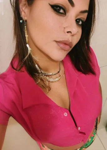 Sou uma pessoa carinhosa, inteligente e bem safada. Venha ter uma experiência comigo 🩷