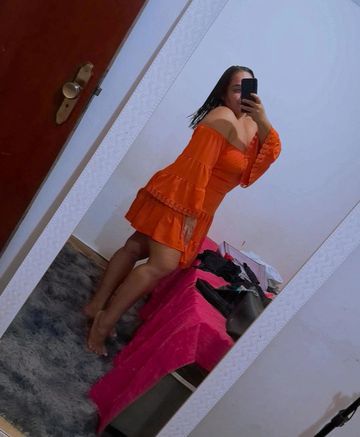 Atendo em hotel motel residência do cliente ou ate mesmo no seu carro. Tenho local tbm



1 hora livre oral vaginal 150,00

1 hora livre oral vaginal e Anal 180,00

Pau muito grande 200

Oral 70,00

Trabalho com beijo grego, atendo casal, inversão, dominação.

Atendo casais, pernoite, e sou bem atenciosa no atendimento

Caso o cliente não possa me buscar ele paga o deslocamento ida e volta.

Tenho 26 anos, branquinha, gordinha, cabelo liso preto.

Moro na (Fazenda Grande 3)

Não tenho besteiras no atendimento, beijo, oral sem camisinha, faço massagem também!



Sou tranquila!