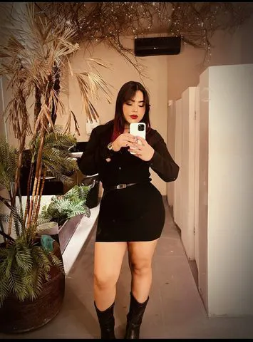 Oieee amores eu sou a Luanna uma acompanhante novinha de 19 anos que está aqui na cidade por uma certa temporada e para trazer pra vocês clientes daqui que ainda não me conhecem, venham me conhecer discretamente e tenho certeza que não irão se arrepender, aguardo por vocês 