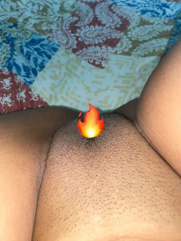 Olá amores me chamo Lelezinha sou uma baixinha toda natural e com o grelao gostoso que vai te levar as loucuras, Realizo chamadas de vídeos tbm… N liguem vidas, E apenas WhatsApp 
