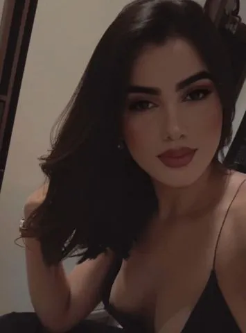 mulheres Brasília - DF morena 22 anos Tem fetiche em uma gravidinha? Então, eu sou exatamente o que você procura.

Uma bela gravidinha com a libido muito alta, discreta e com muita vontade de fazer você feliz. Você não irá se arrepender.

Descrição é tudo. Se você achou o cachê caro, talvez esteja deixando de ser feliz. Afinal, estamos falando de Brasília e de bons lugares para aproveitar bons momentos.

Local e deslocamento são de responsabilidade do contratante. O valor informado refere-se exclusivamente ao meu cachê, que é fixo e não negociável. Não estão incluídas despesas com deslocamento, motel ou hotel, e também não divido esses custos.

Valorizo meu tempo, minha companhia e o respeito aos acordos estabelecidos. Por isso, respeito, educação e discrição são indispensáveis.

E, para evitar perguntas desnecessárias: o uso de preservativo é obrigatório e inegociável. Por favor, não insista.

Obs.: Tem algum fetiche? Me conte. Adoro uma boa conversa e será um prazer conhecer melhor seus desejos.

Pagamento antecipado, antes do encontro presencial. Sem exceções.