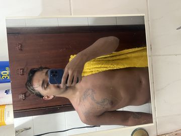 Sou menino versátil , que gosto de satisfazer os prazeres dos homens. Não nego fogo. 
Meus local de atendimento é super tranquilo atendo das 6 damanha até as 8 hrs e depois das 18 até as 00 isso para mim é um extra financeiro . Aceito ser parceiro fixo .