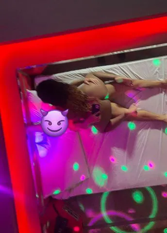 Sou índia prazer Stripper e Massagista Tântrica universitária safadinha realizo alguns Fetiches atendo no meu local Tatuapé chama pv.